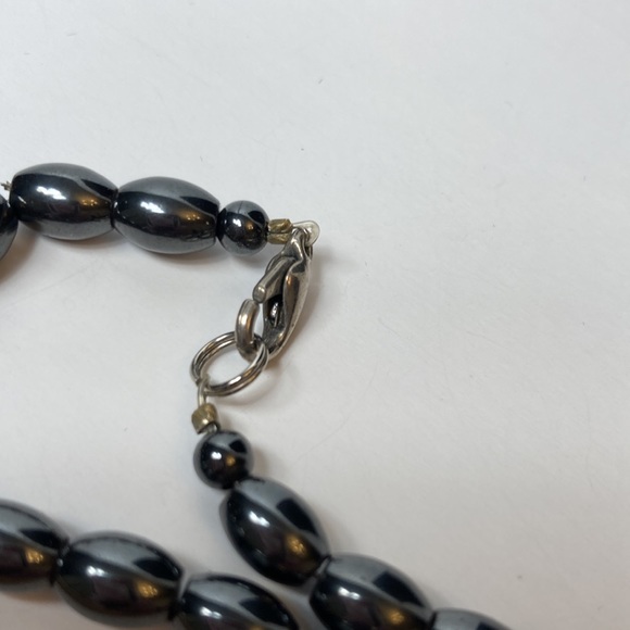 18" Magnetic  Heart Necklace - Picture 6 of 9